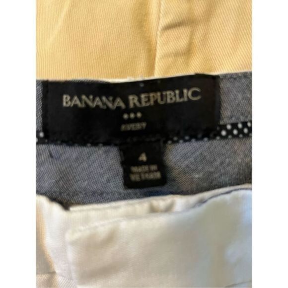 Banana Republic White Ankle Cropped Chinos with Scalloped Hem. Size 4 - Picture 2 of 6